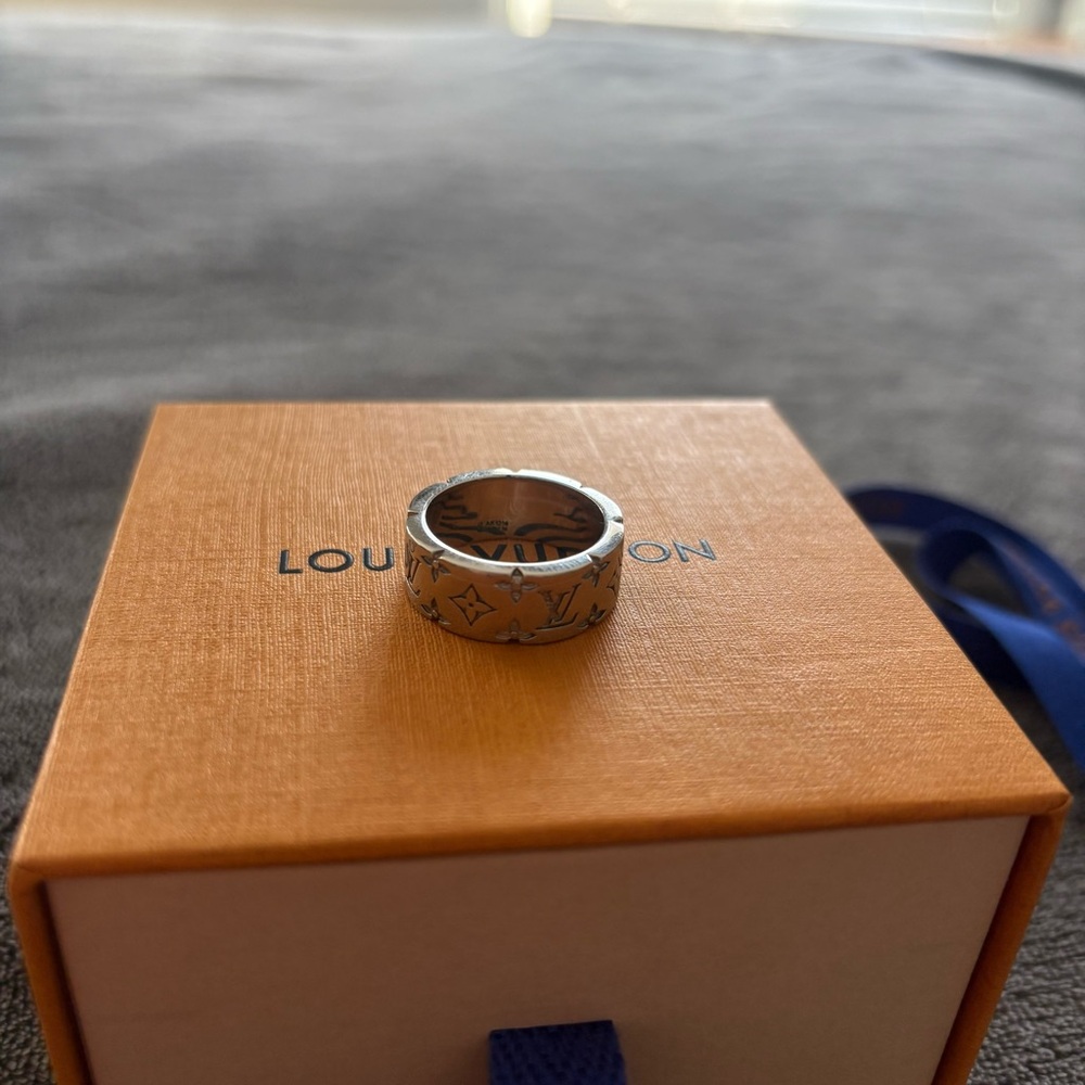 LOUIS VUITTON MOSIAC RING - Picture 2 of 7